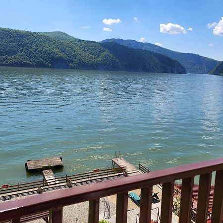 Casa Ana Serena Ieşelniţa Zewnętrze zdjęcie