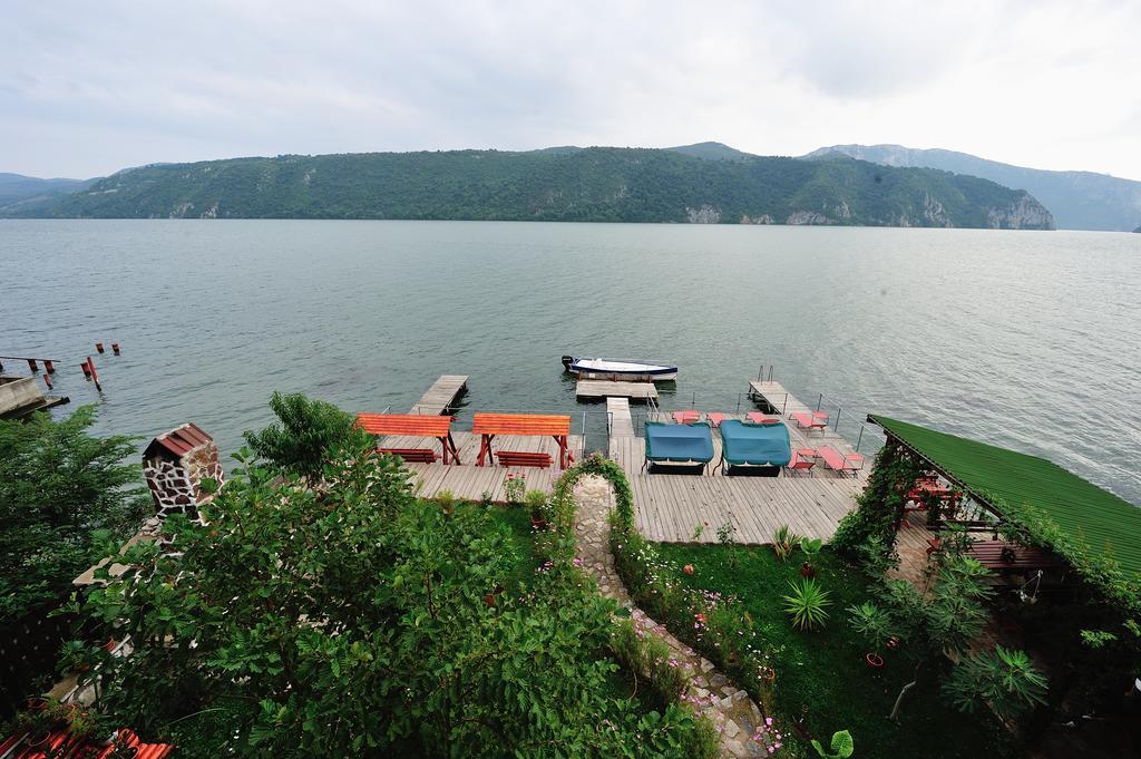 Casa Ana Serena Ieşelniţa Zewnętrze zdjęcie