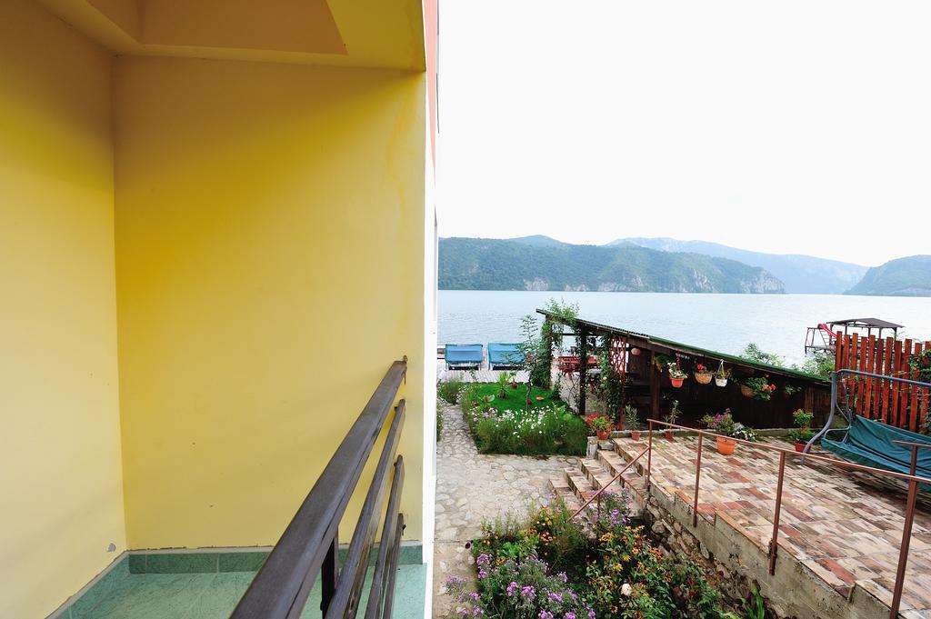 Casa Ana Serena Ieşelniţa Zewnętrze zdjęcie
