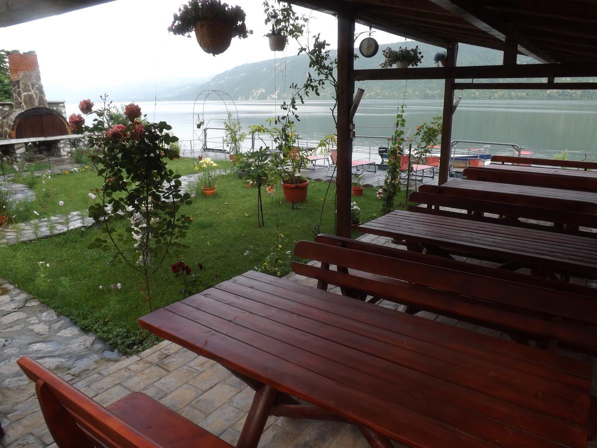 Casa Ana Serena Ieşelniţa Zewnętrze zdjęcie