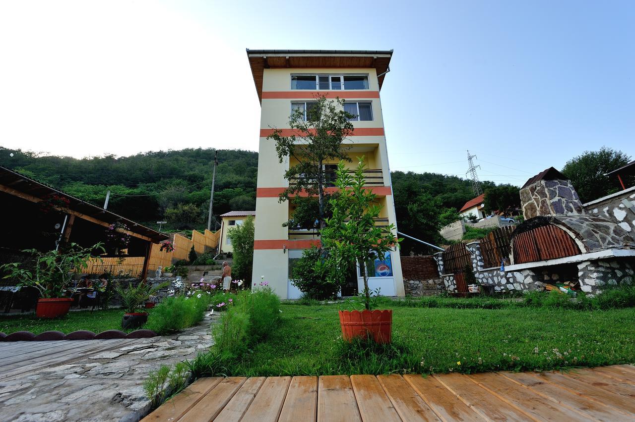 Casa Ana Serena Ieşelniţa Zewnętrze zdjęcie