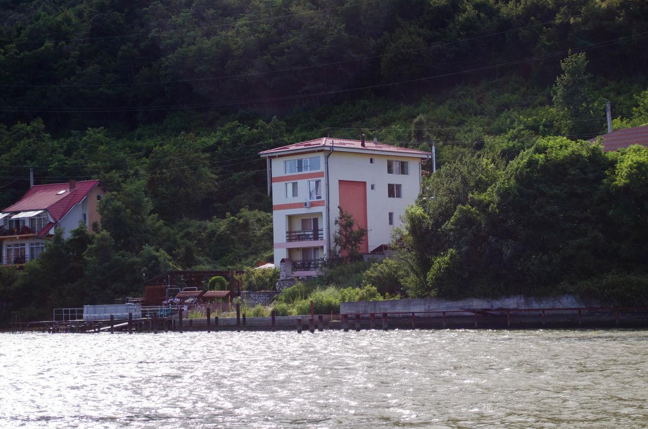 Casa Ana Serena Ieşelniţa Zewnętrze zdjęcie