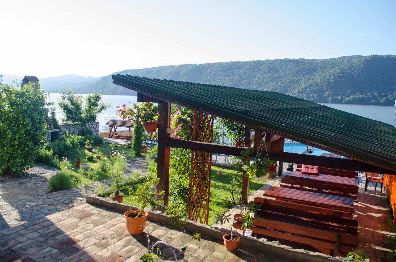 Casa Ana Serena Ieşelniţa Zewnętrze zdjęcie