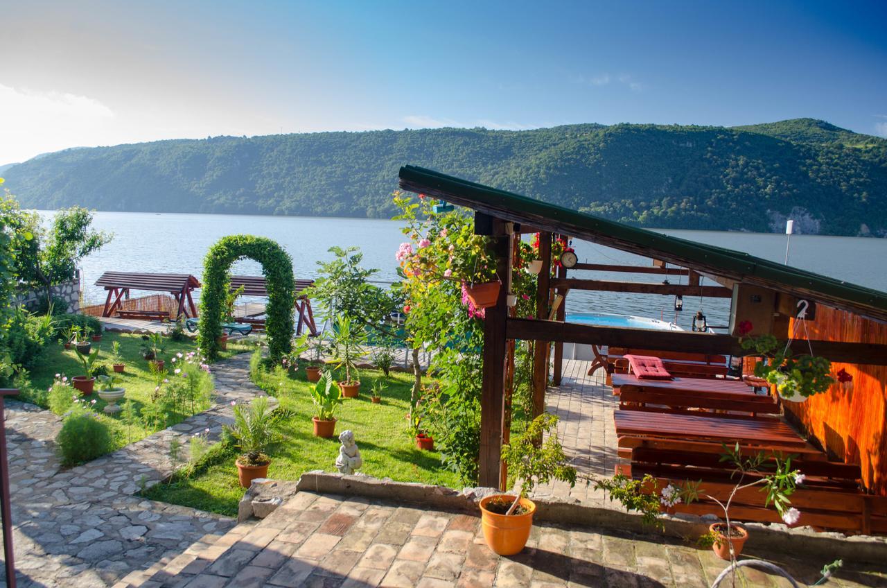 Casa Ana Serena Ieşelniţa Zewnętrze zdjęcie