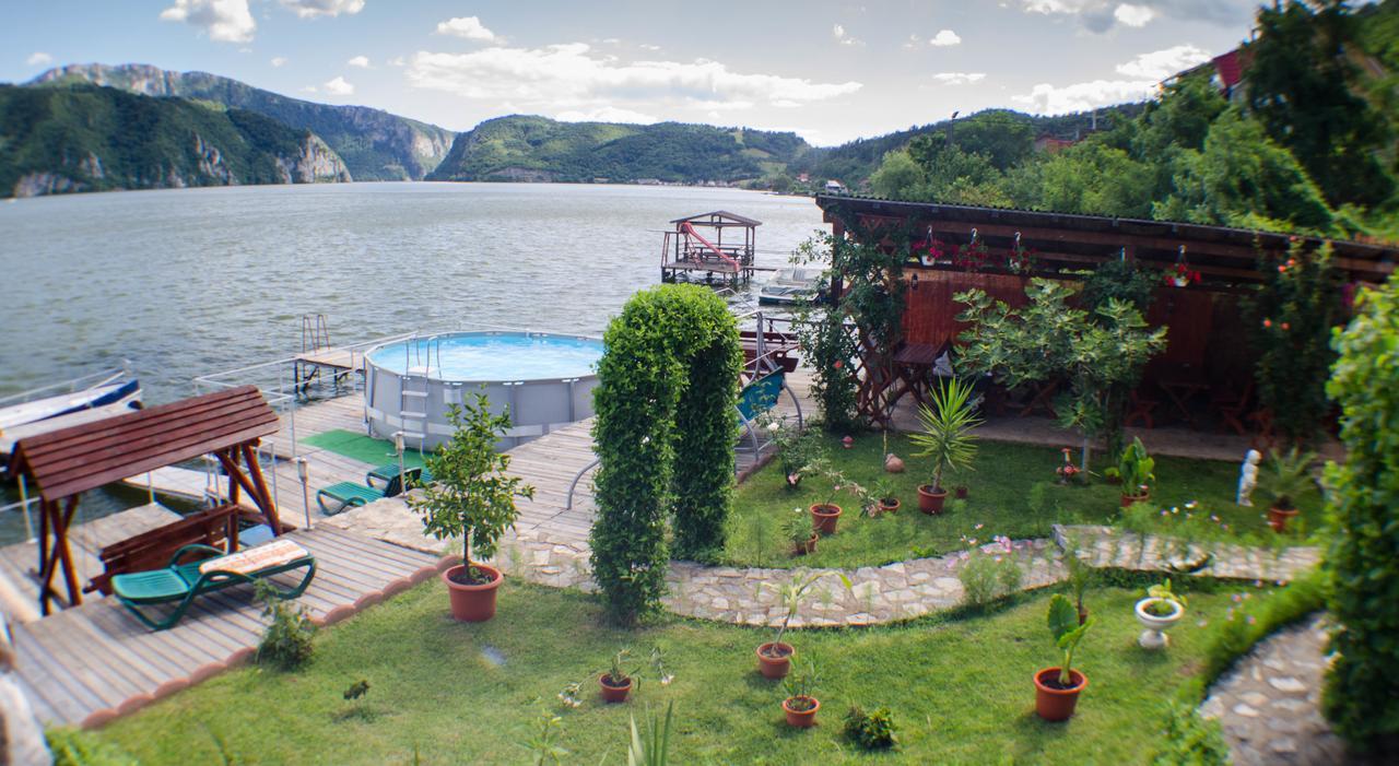 Casa Ana Serena Ieşelniţa Zewnętrze zdjęcie